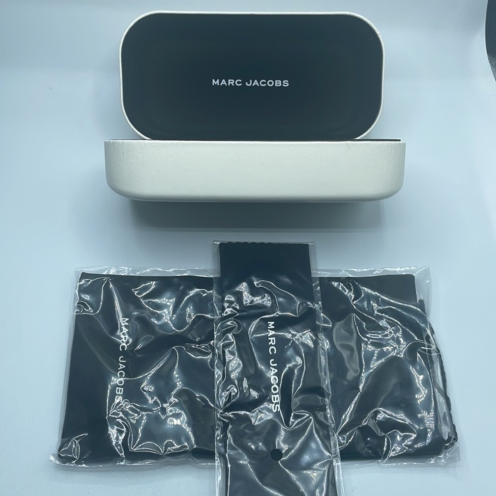 Marc Jacobs 59mm Sunglasses​​​​​​​​​​ - Picture 3 of 4